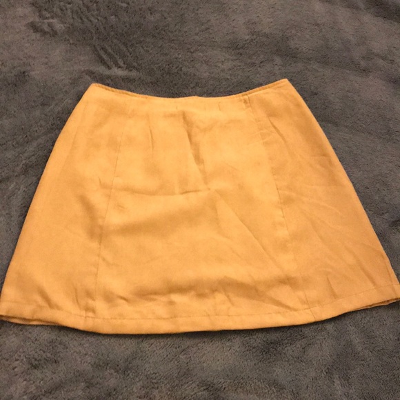NWOT Button-up Sadie Robertson Skirt!! - Picture 4 of 4